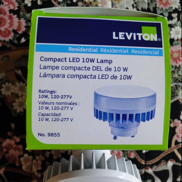 LEVITON 9855-LED KEYLESS LAMPHOLDER 10W 120VAC 60Hz LED BULB w/LAMP GUARD WHITE - Picture 3 of 6